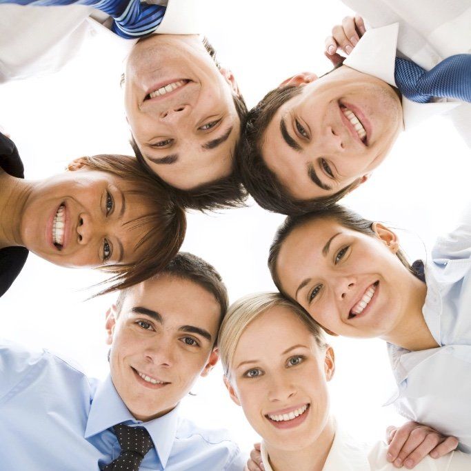 Der Mensch ist ein soziales Wesen. Dies bietet Chancen, die Sie durch gute Führung und ein sinnvolles Teambuilding heben können. Es geht dabei um gesunde und motivierende Führung, Teambuilding, wertschätzende Kommunikation und den achtsamen Umgang miteinander. Connecting People with People