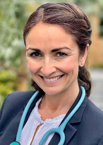 Porträt von Dr. Elena Boehm, Fachärztin für Kinder- und Jugendmedizin