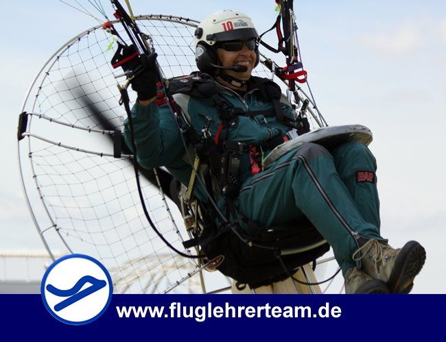 Zum Online-Trainer Motorschirm- / Trike-Lizenz für nur 99,00€