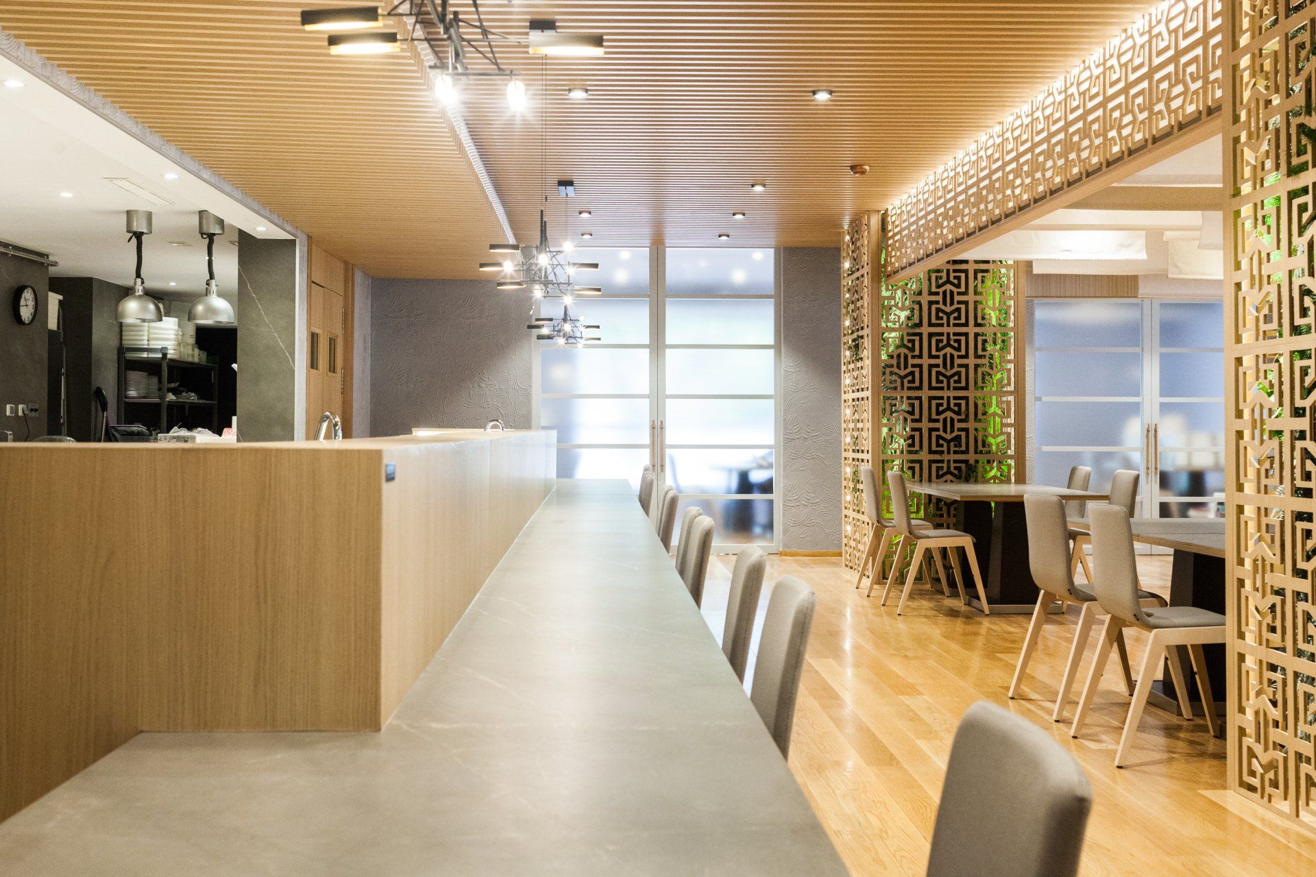 celosias madera para hoteles