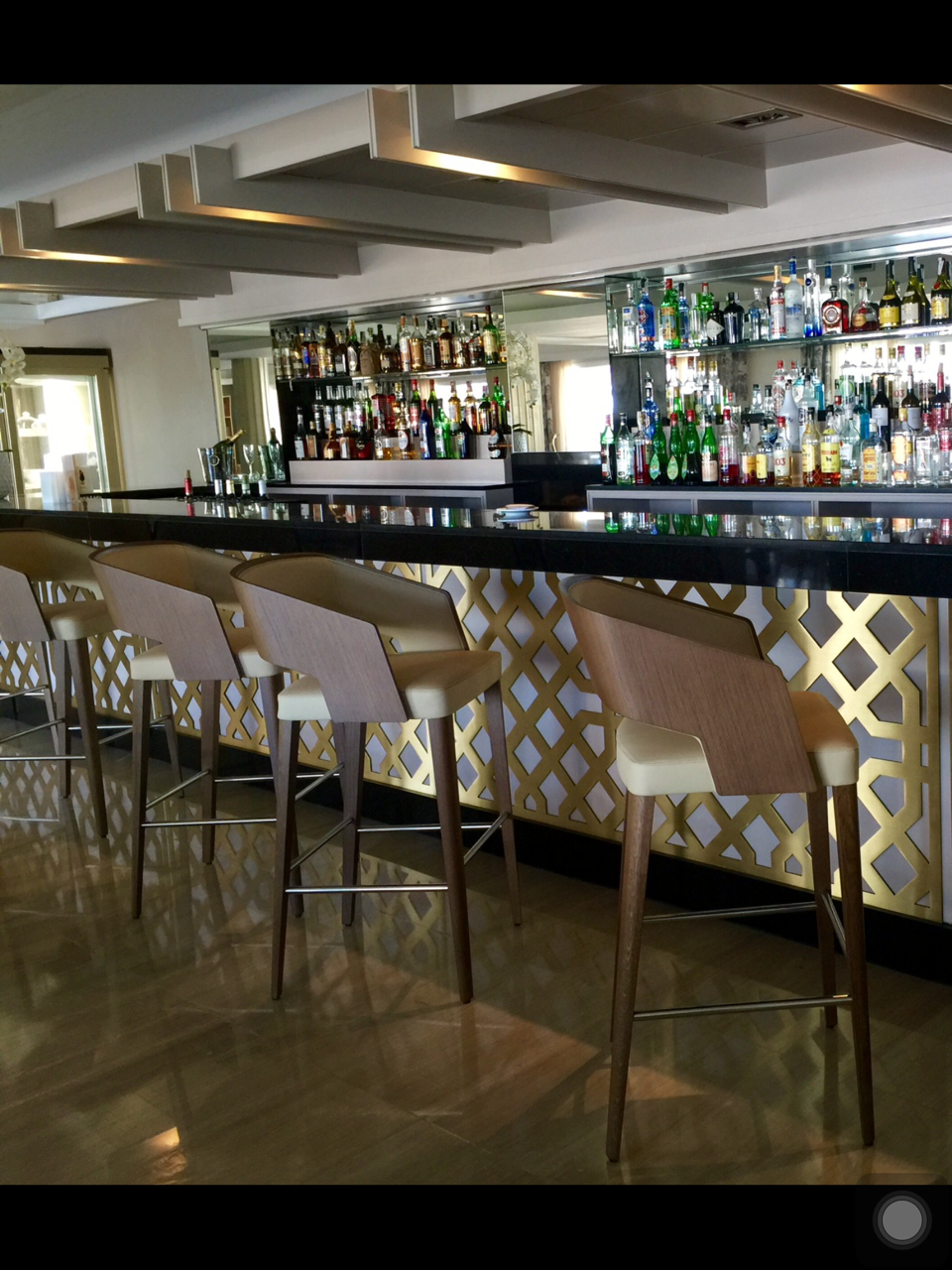 celosias metálicas para restaurantes