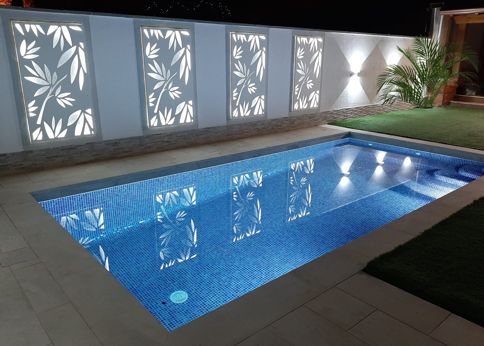 panel celosias iluminadas jardin