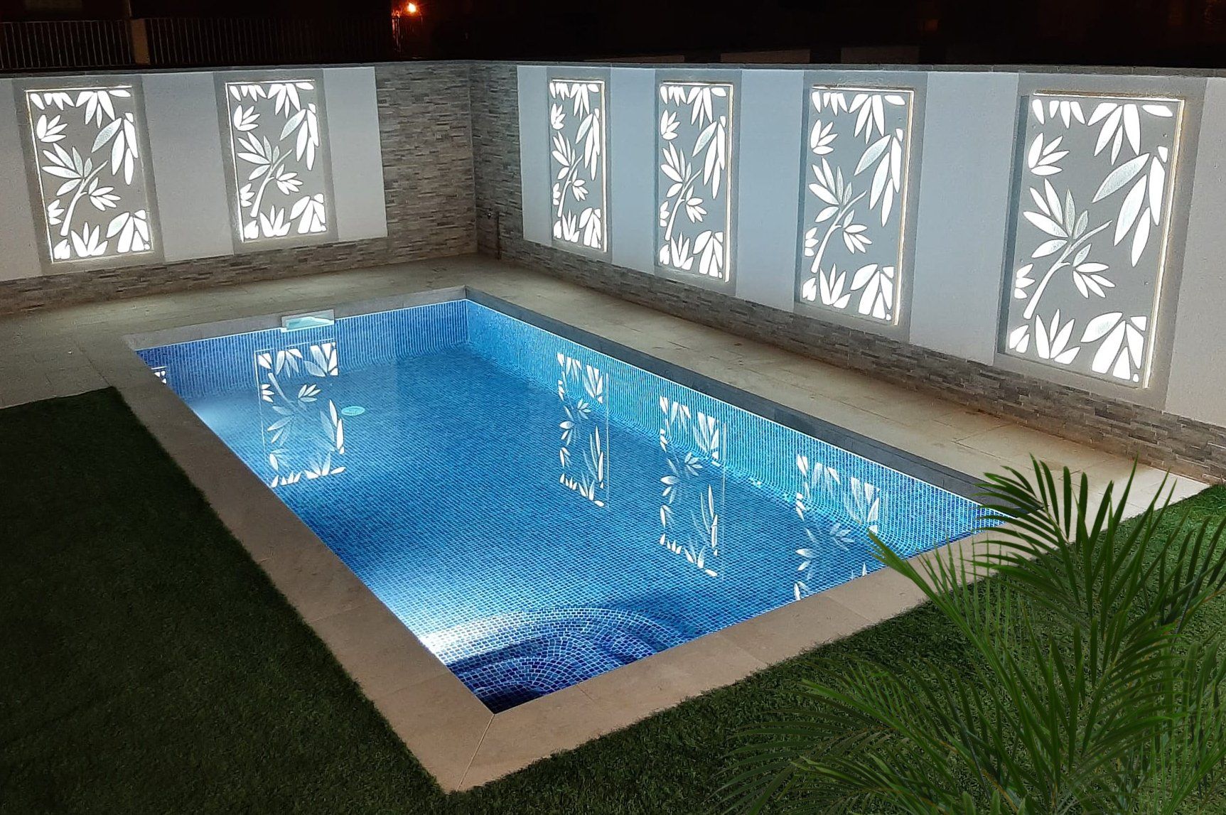 instalación de celosias iluminada