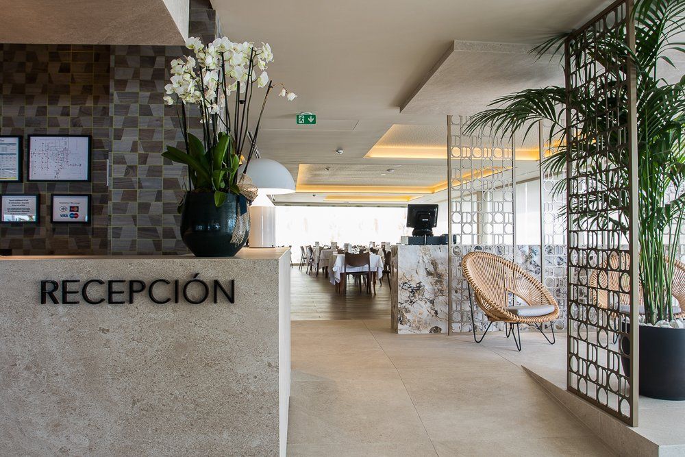 instalación de celosias en cabeceros de camas