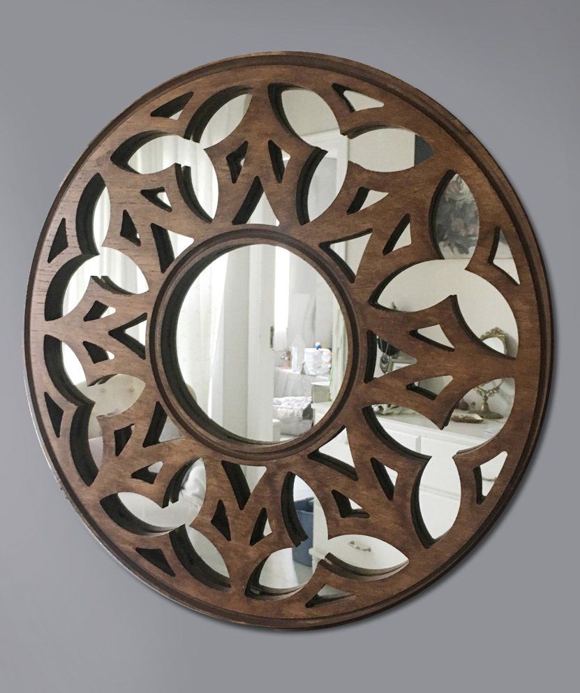 espejo con celosia decorativa