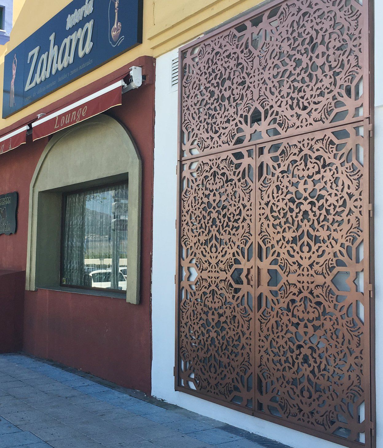 puertas decoracion con celosias pvc