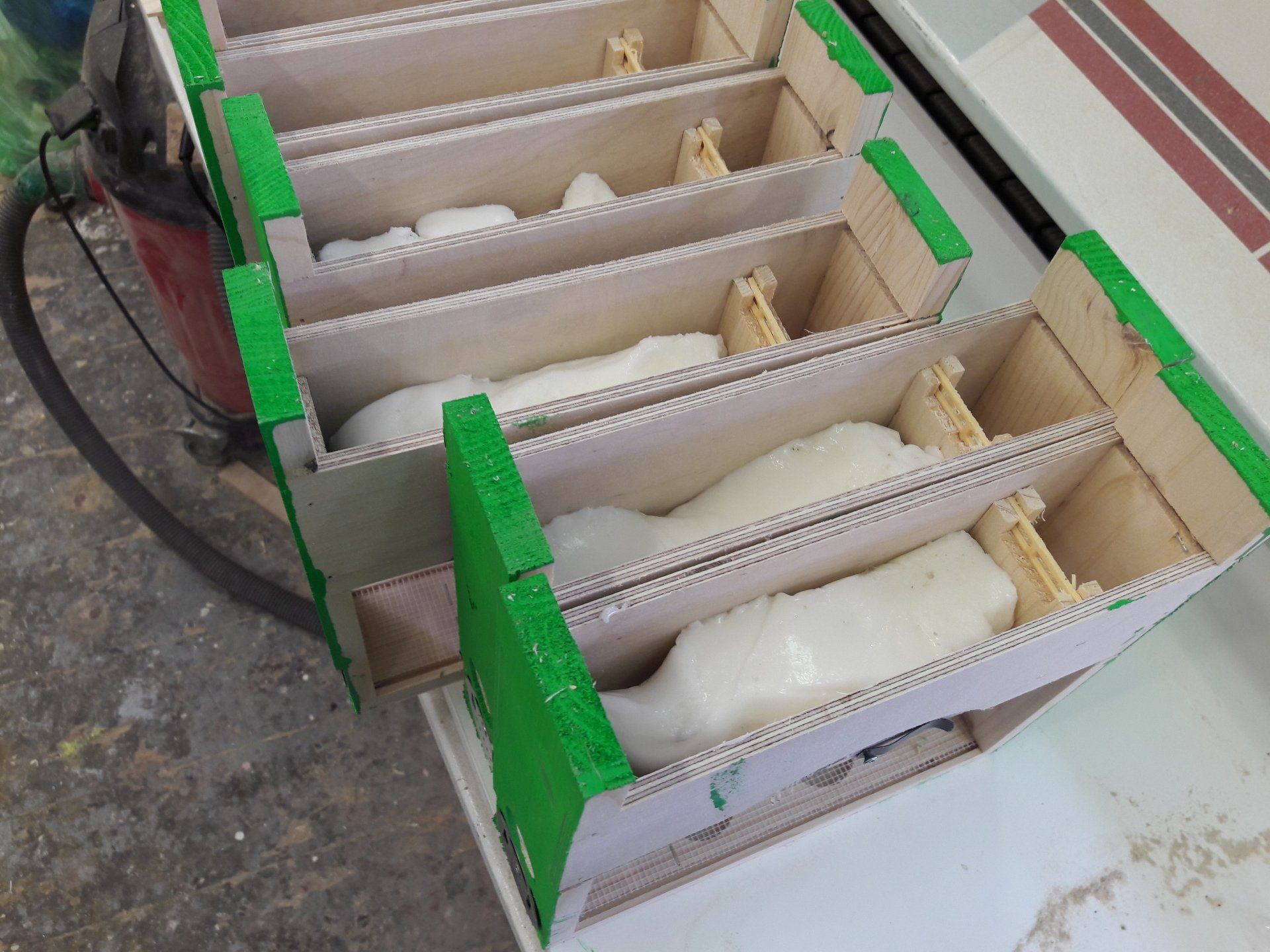 Reiseproviant für unsere Königinnen und Begleitbienen in unseren EWK´s