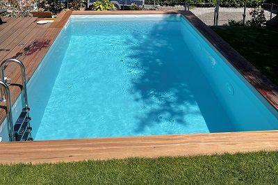 Schwimmbadbau mit GZ-Schalungssteinen Schwimmbadbau mit GZ-Schalungssteinen