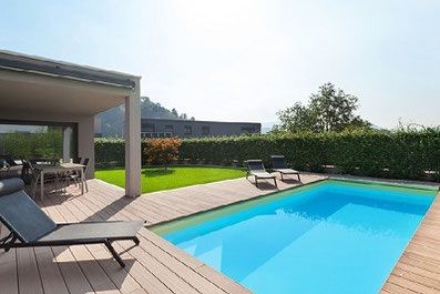 Schwimmbadbau mit GZ-Schalungssteinen Schwimmbadbau mit GZ-Schalungssteinen