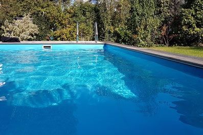 Schwimmbadbau mit GZ-Schalungssteinen Schwimmbadbau mit GZ-Schalungssteinen