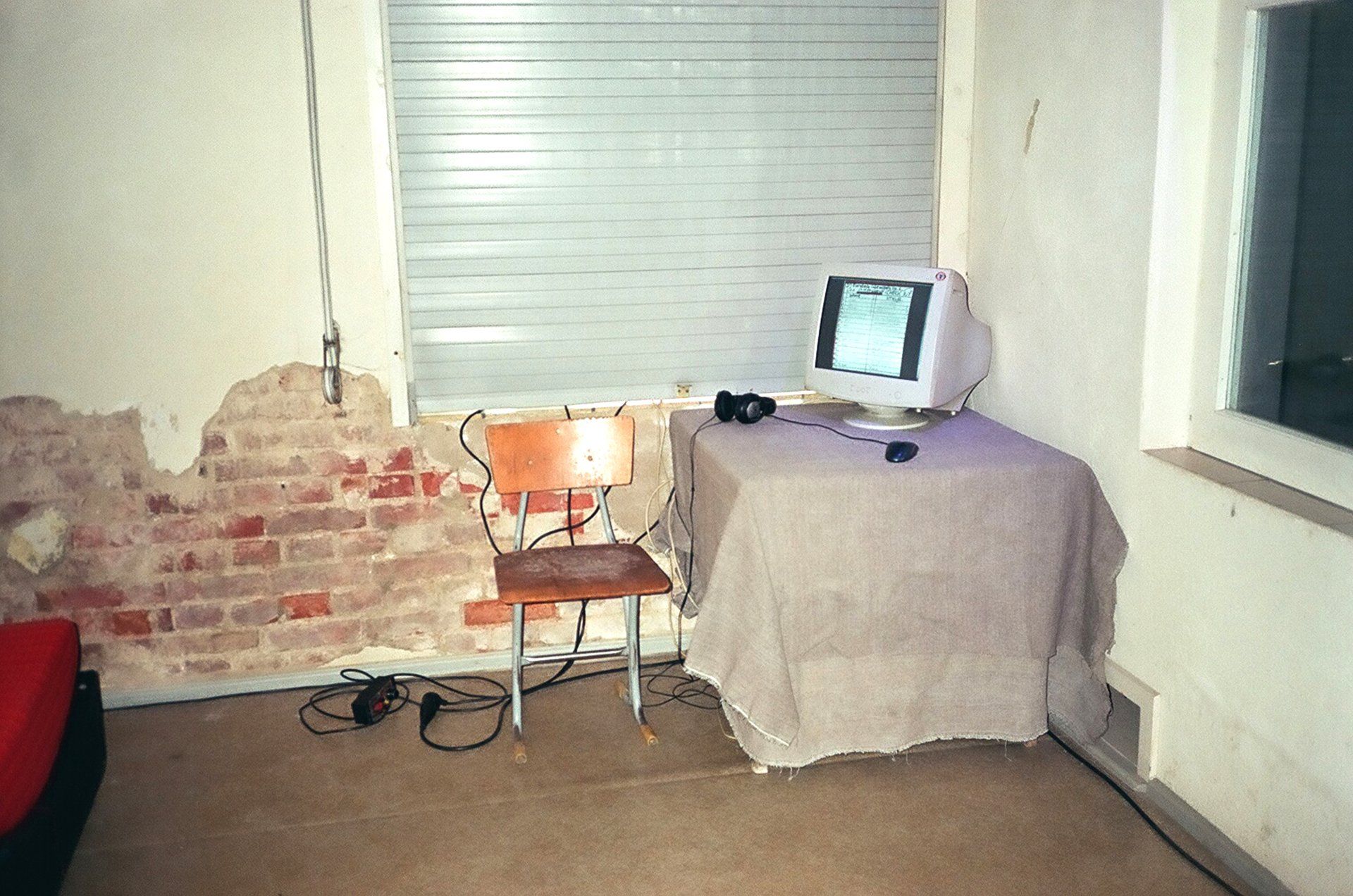 DJ Everybody Multimediainstallation, DJ Everybody CDR-rom station by Otaku ,ObPhon, Kirschau, 2010