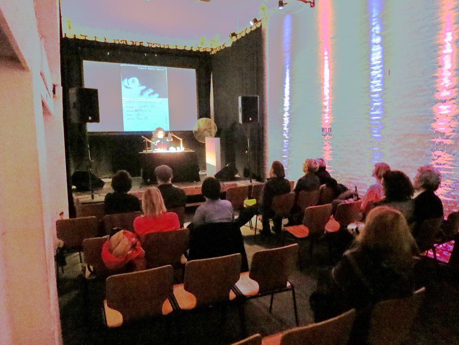 Lesung Szenegirl Westwerk Hamburg 2018, Foto: Dr. Theodor Yemenis