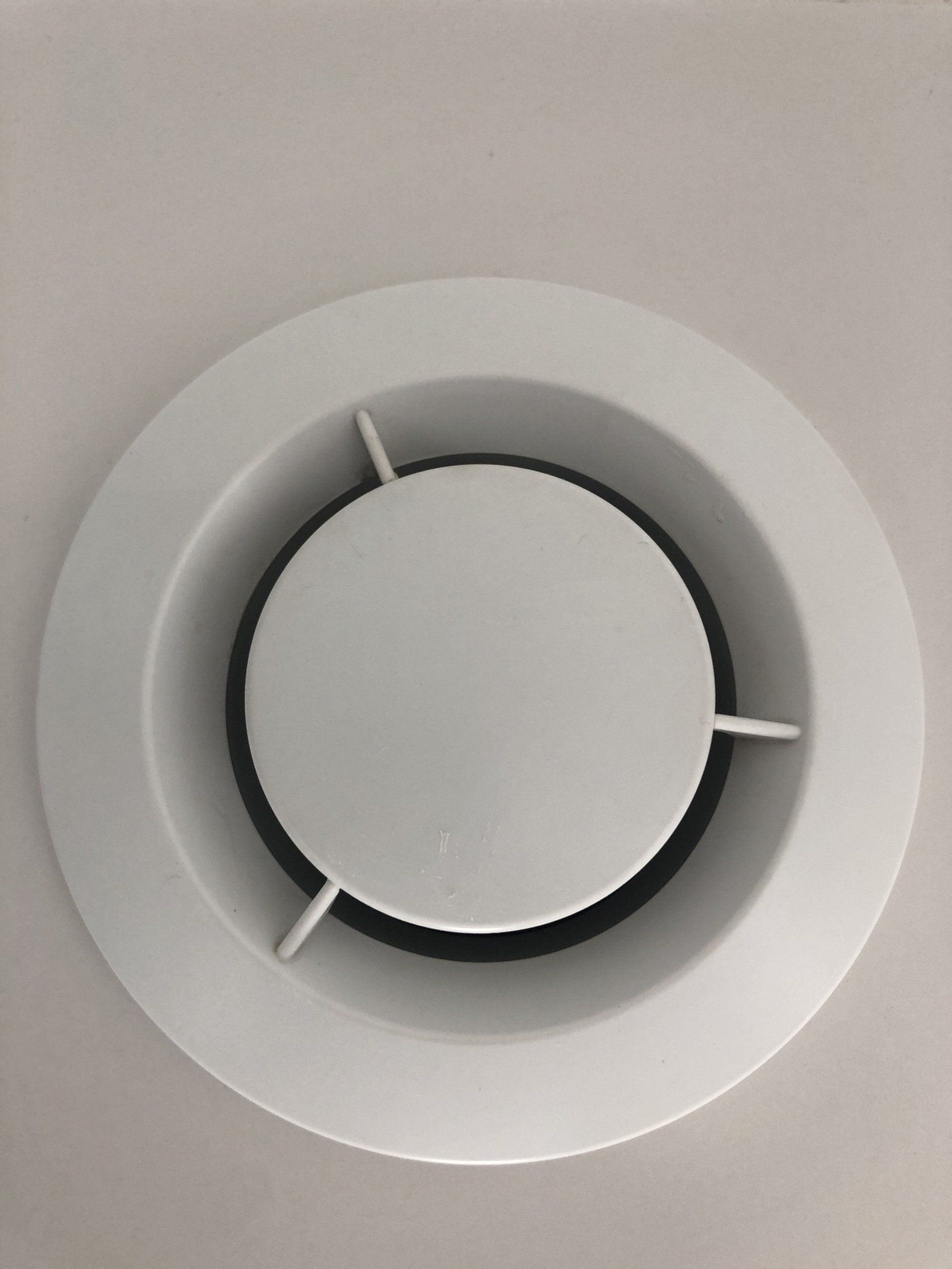 Bouche de VMC propre