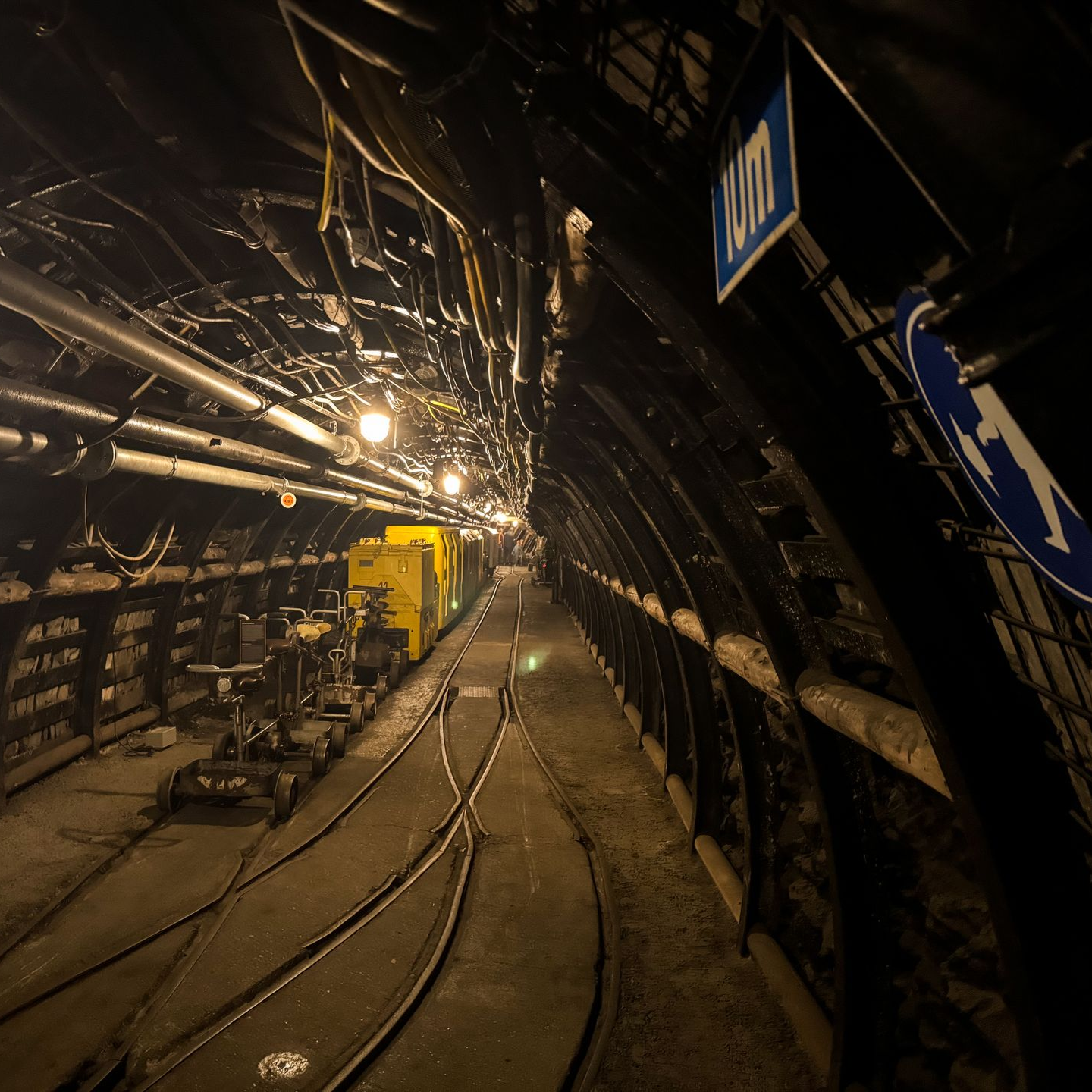 Blick in einen Bergbaustollen im Deutschen Bargbau-Museum