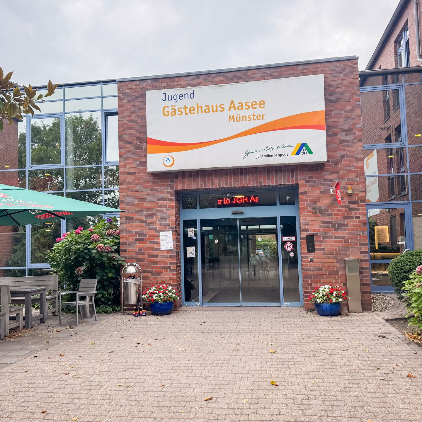 Blick auf dem Eingang des Gästehaus Aasee