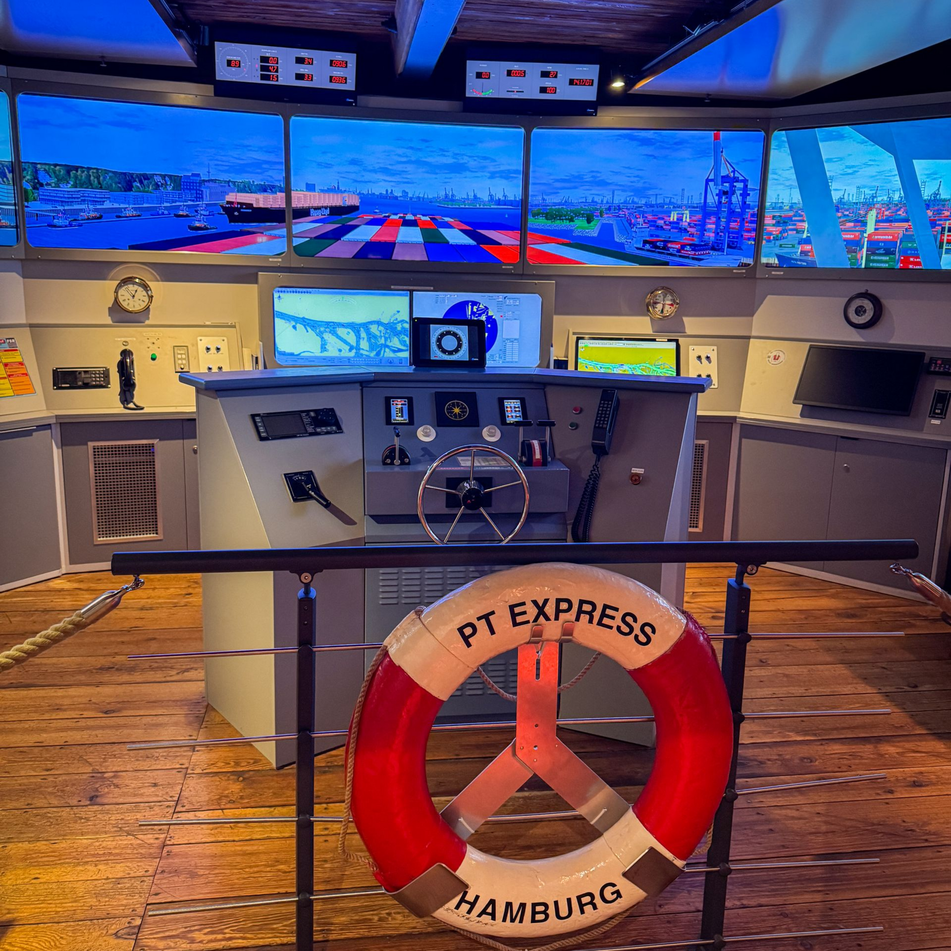 Blick auf den Containerschiff Simulator