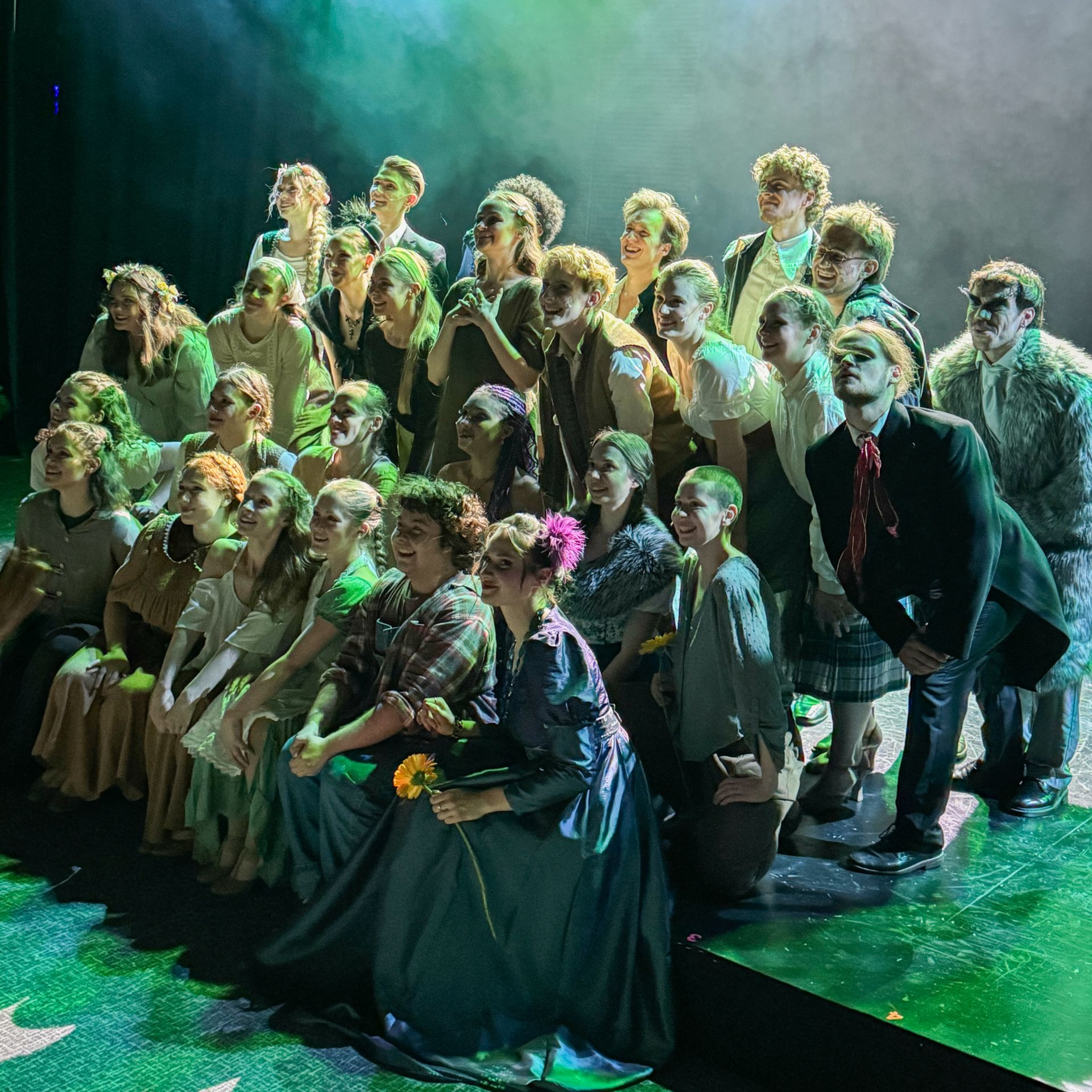 Blick auf die Cast von Into The Woods