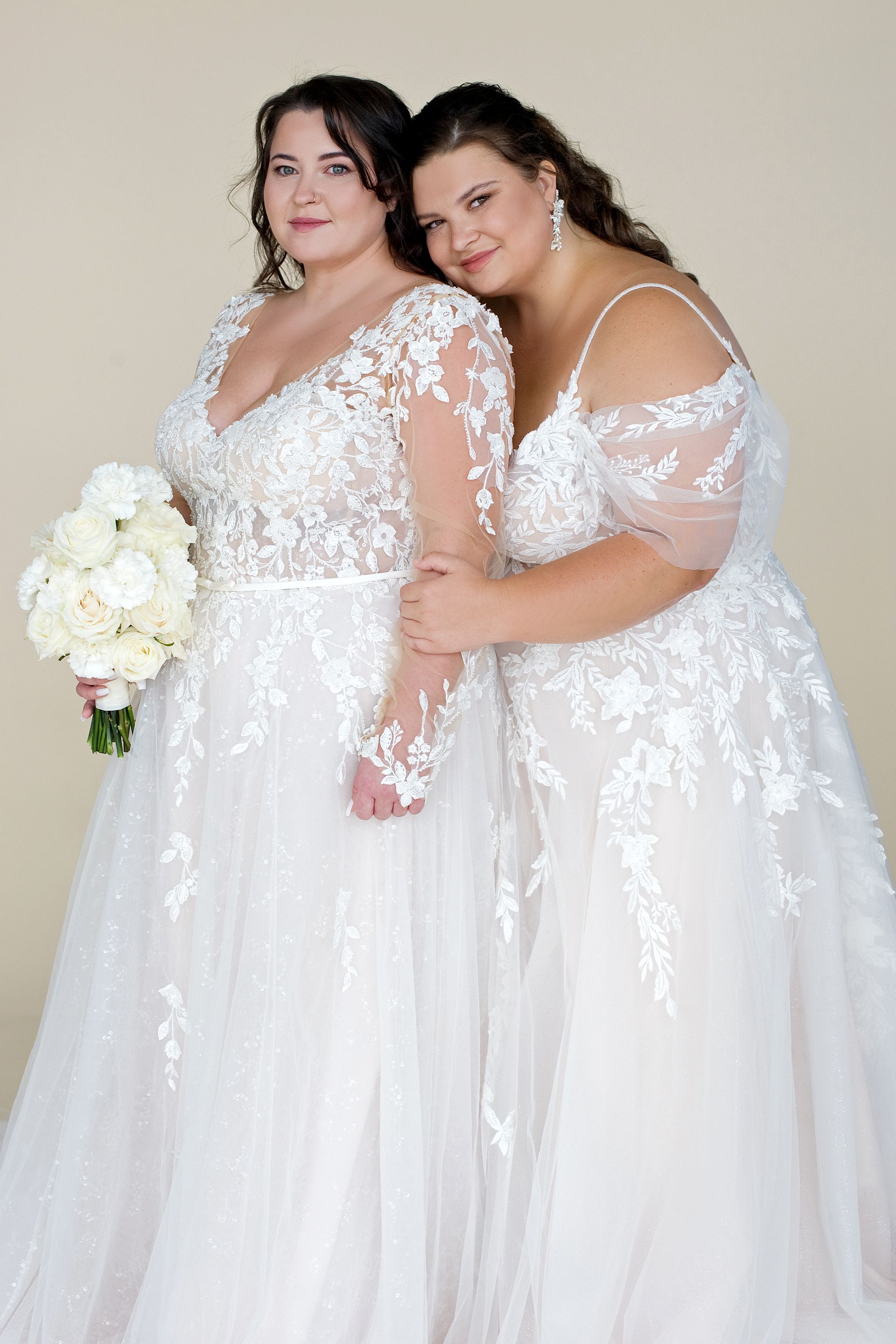 Hochzeitsmode, Brautkleider, hochzeitsanzug für Frauen, Brautmode für gleichgeschlechtliche Paare, Mode für lesbische paare