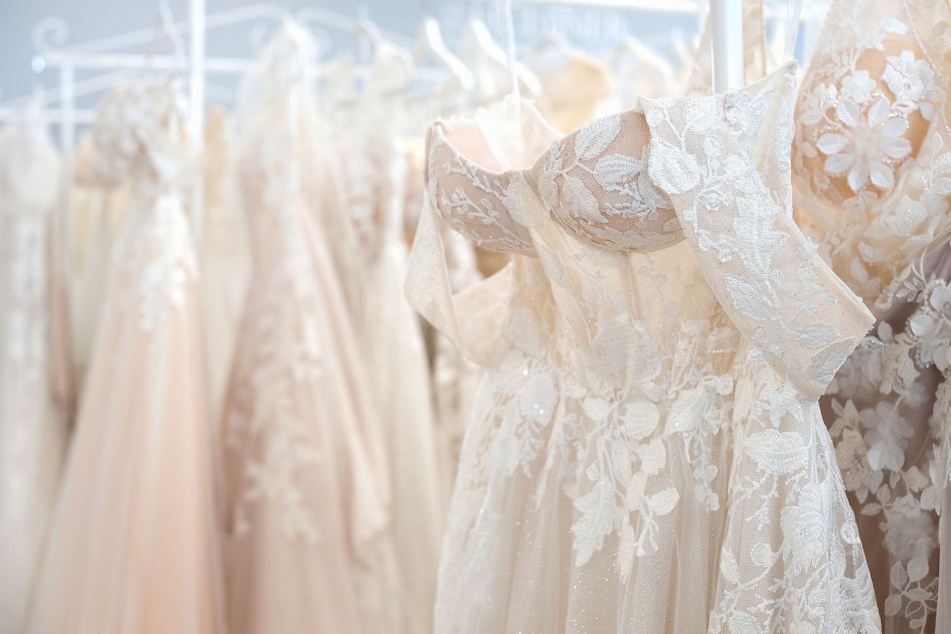 Plus Size - Curvy Brautmode Brautkleider Hochzeitskleider Brautmodengeschäf in der Nähe Gründau Lieblos MKK Hessen frankfurt