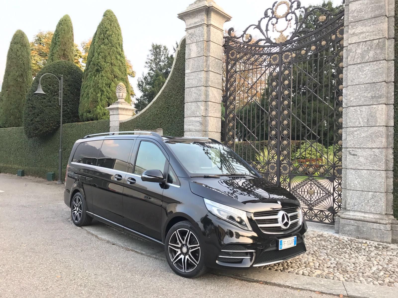 Airport Transfers Reliable, door-to-door private transfers between Lake Como and Malpensa (MXP), Linate (LIN), or Orio al Serio (BGY). Travel in style and comfort with our premium Mercedes Vans.
Private Lake Tours Discover the beauty of Bellagio, Varenna, and Como. We offer customized sightseeing tours with professional English-speaking drivers to explore the lake's most iconic villas and villages.