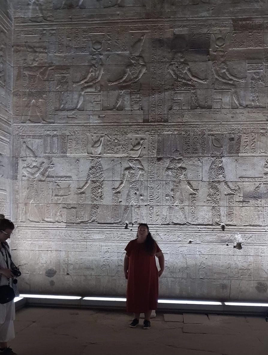 Quelques minutes avant de débuter la cérémonie au temple de Dendérah. Quelques minutes avant de débuter la cérémonie au temple de Dendérah.