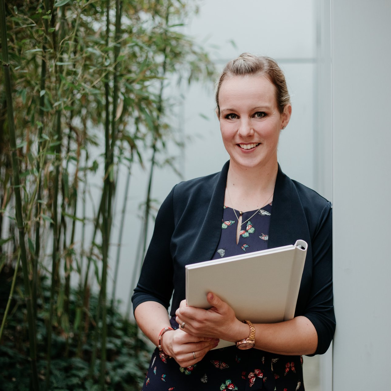 Annika Lampp, frisch zertifizierte Traurednerin IHK Referenz Trauredner Ausbildung