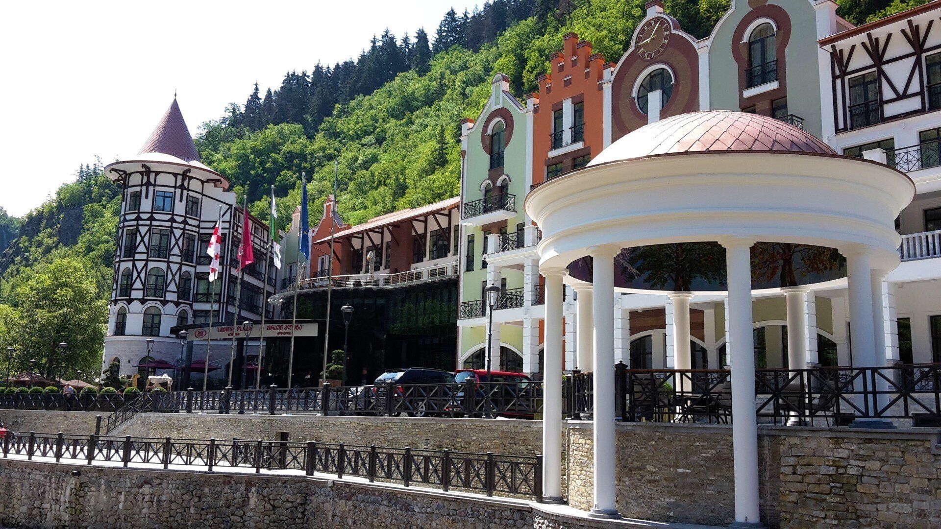 In Bordschomi bei den heißen Quellen Rundreise durch Georgien Geograf Exkursionen