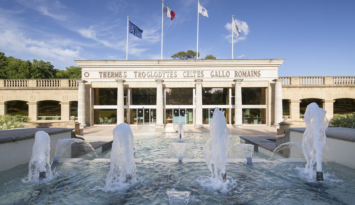 les thermes de gréoux entrée des thermes de gréoux les bains