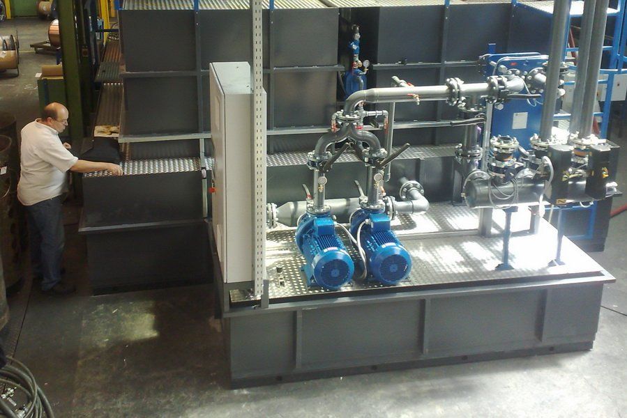 Temperierstation mit Pumpen und Wärmetauscher von ISYKO Filtersysteme Temperierstation, Kühlstation, KSS Kühlung, Wärmetauscher von ISYKO Filtersysteme