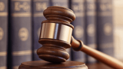 A judge's gavel deciding on the return of gifts between spouses to parents if they divorce in Germany