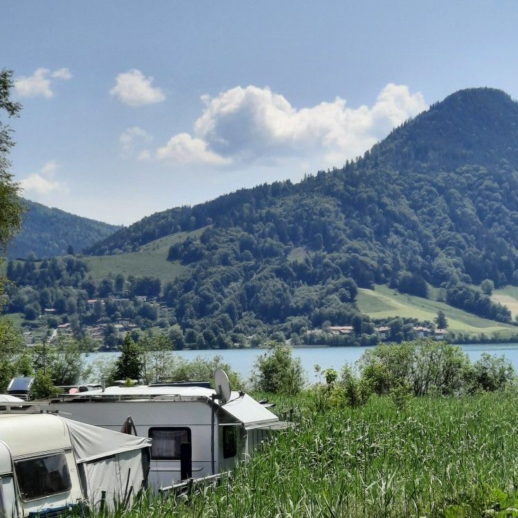 Blick vom Campingplatz nach Schliersee