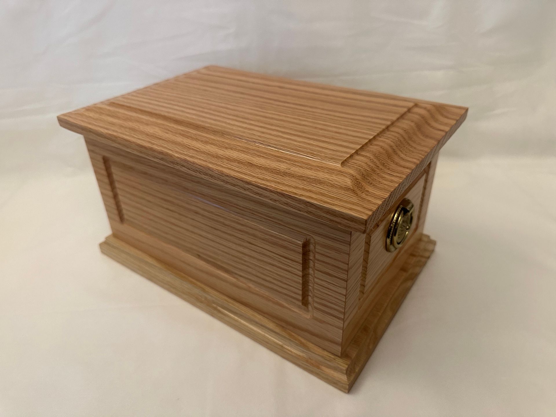 Wooden ashes casket