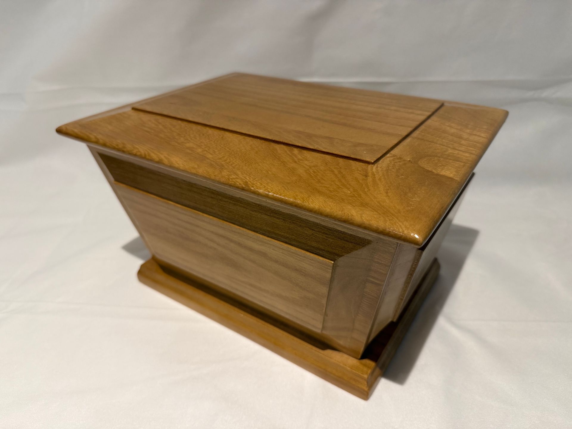 Oak ashes casket