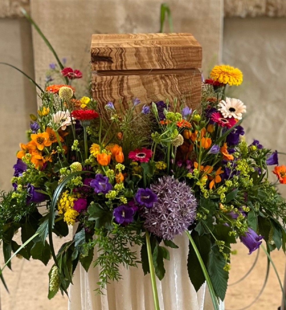 wunderbare Dienstleister arbeiten Hand in Hand mit mir