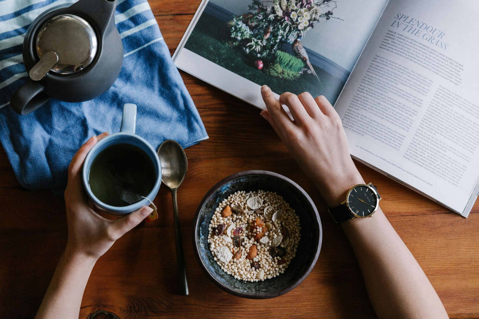 Haferflocken, Granola oder andere gesunde Kohlenhydratquellen eigenen sich für ein perfektes Frühstück!