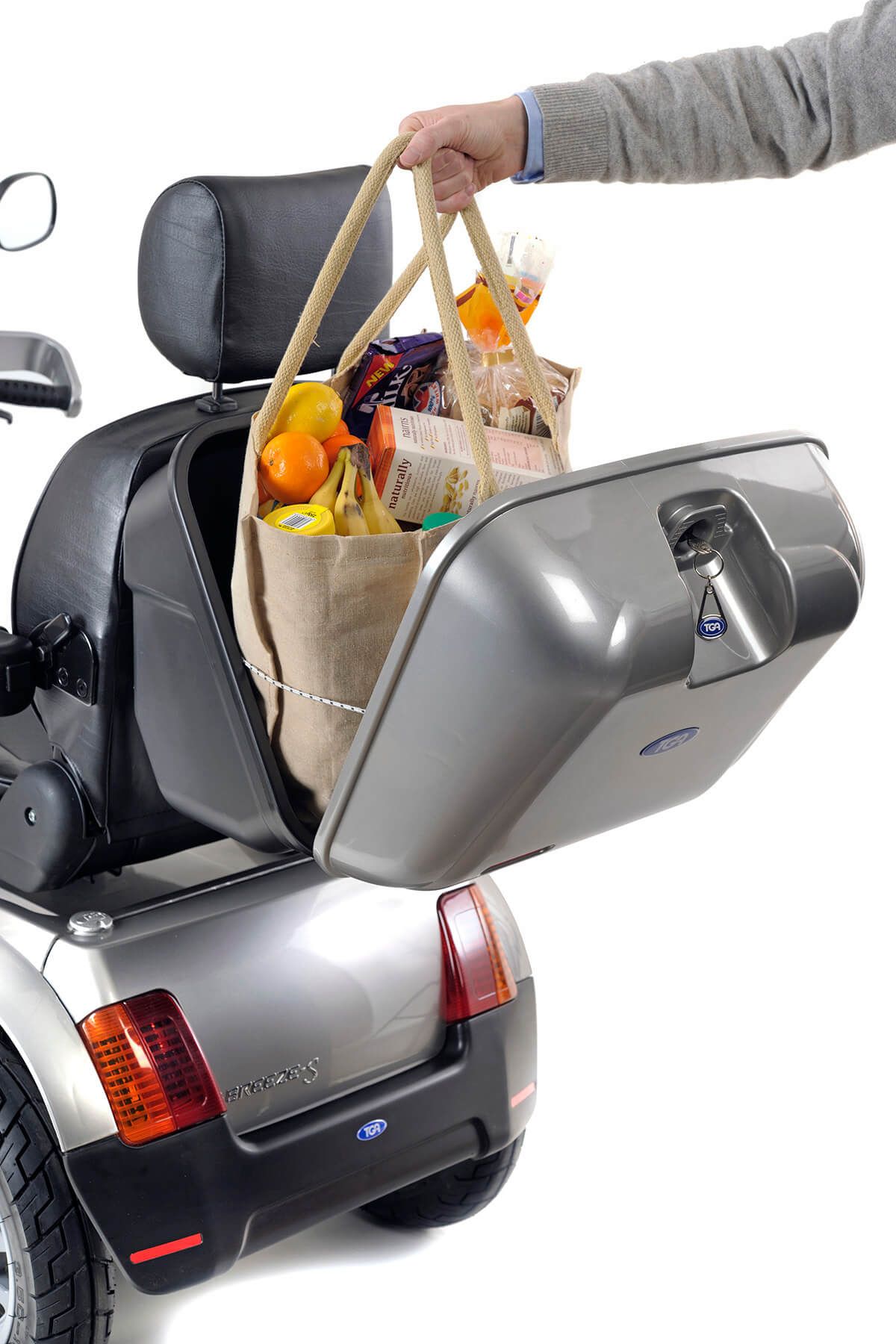 Scooter Breeze : Conduite et confort supérieurs. Disponible en modèles S4 et S3 avec suspensions actives et sièges ajustables