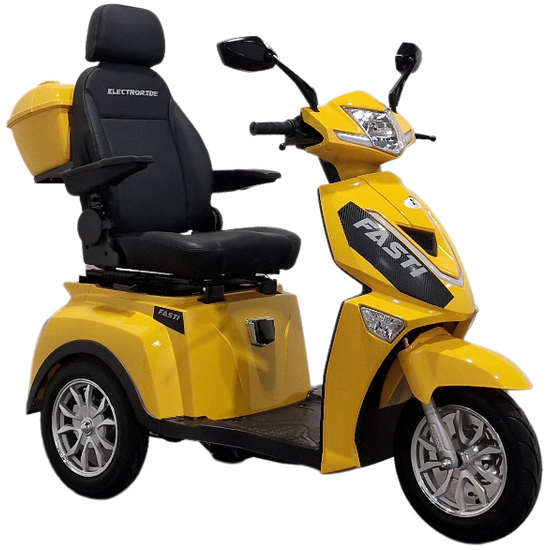 Scooter électrique Fasti Max 3 de couleur jaune vif, à trois roues, équipé d'un siège noir confortable et d'un top case arrière jaune, vu de trois quarts avant. Le scooter arbore le logo 'ELECTRORIDE'.