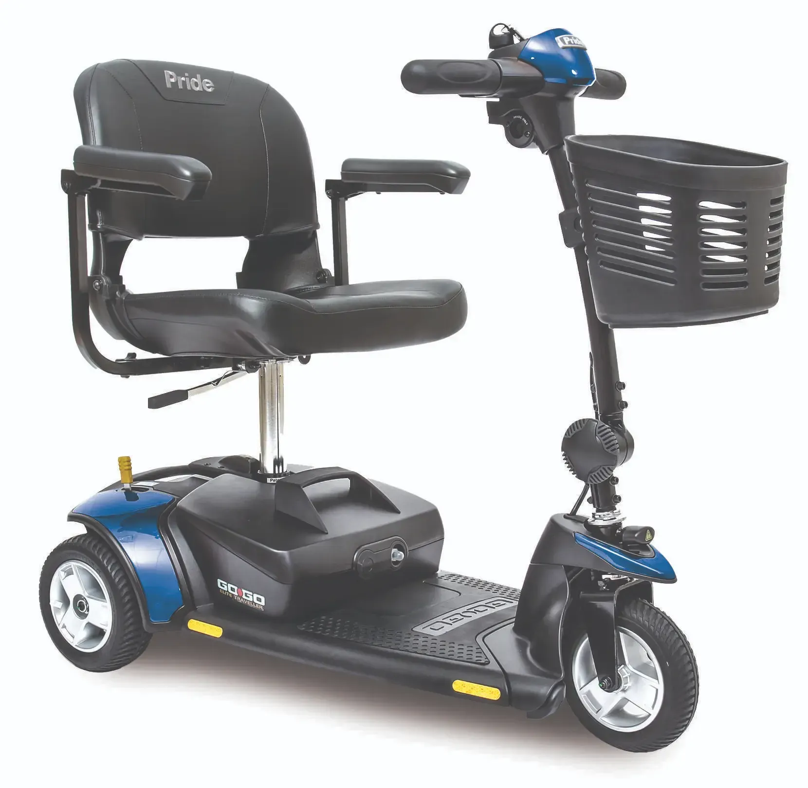 La conception compacte du Go-Go Elite Traveller® vous permet de manœuvrer facilement dans des espaces restreints tout en offrant une performance extérieure stable.
Avec une capacité de poids de 136 kg, un port de charge dans le timon, un démontage à une main et des vitesses maximales allant jusqu’à 6.4 km/h, il est facile d’aller où vous voulez avec le Go-Go Elite Traveller.
– Le mécanisme automatique du verrouillage permet la séparation du cadre d’une seule main
– Connexion automatique du câble avant-arrière
– Comprend deux kit de capots colorés facilement modifiables – rouge et bleu
– Le système de montage du l’assise fixé sur le cadre offre une stabilité maximale
– Toute nouvelle conception du cadre qui se démonte facilement en 5 pièces ultra légères pour un transport et un rangement pratiques
– Conception modulaire pour la facilité de maintenance