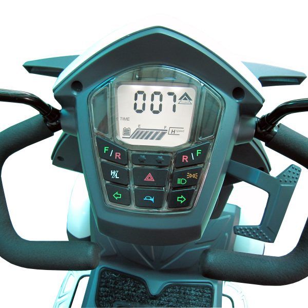 Poste de pilotage du Scooter Heartway Scooter GT LE MANS 780-M4 Poste de pilotage du Scooter Heartway Scooter GT LE MANS 780-M4