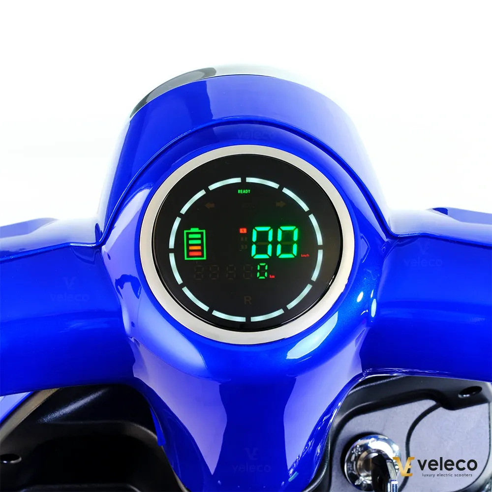 Élégant scooter électrique GRAVIS de VELECO : 1000W, batterie lithium amovible, parfait pour la mobilité réduite