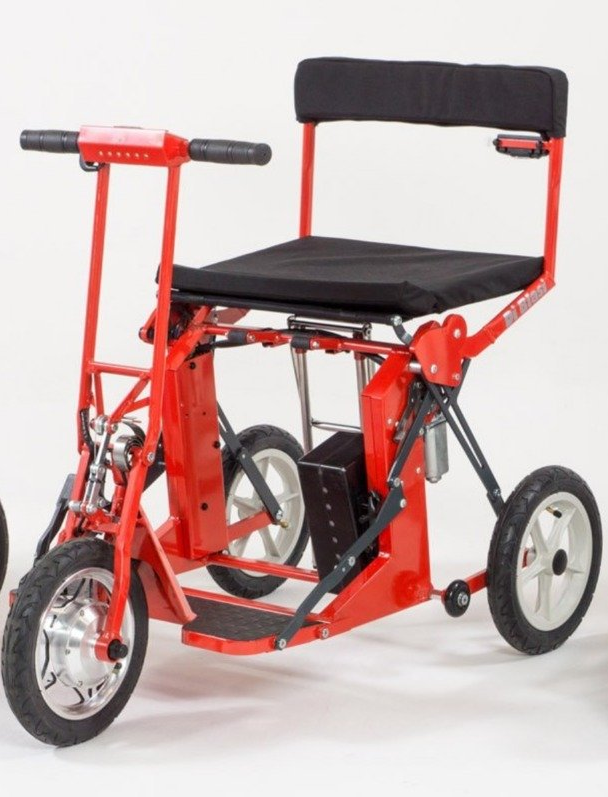 Scooter R30 Di Blasi rouge Autonomie 25 km, pliage électrique compact. Facile à utiliser, idéal pour la mobilité