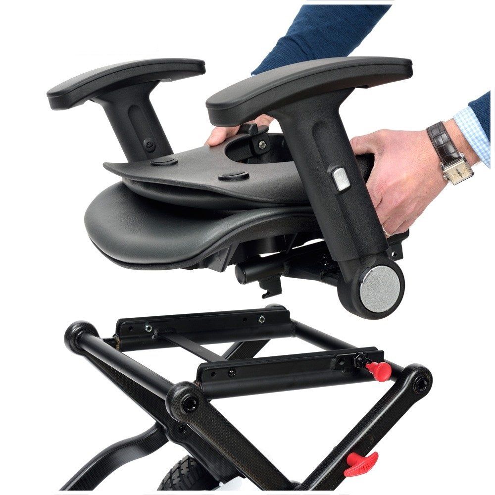 Scooter BoBBY siège du Bobby classique, avec un dossier bas et peu de rembourrage, ce qui la rend plus les trajets.