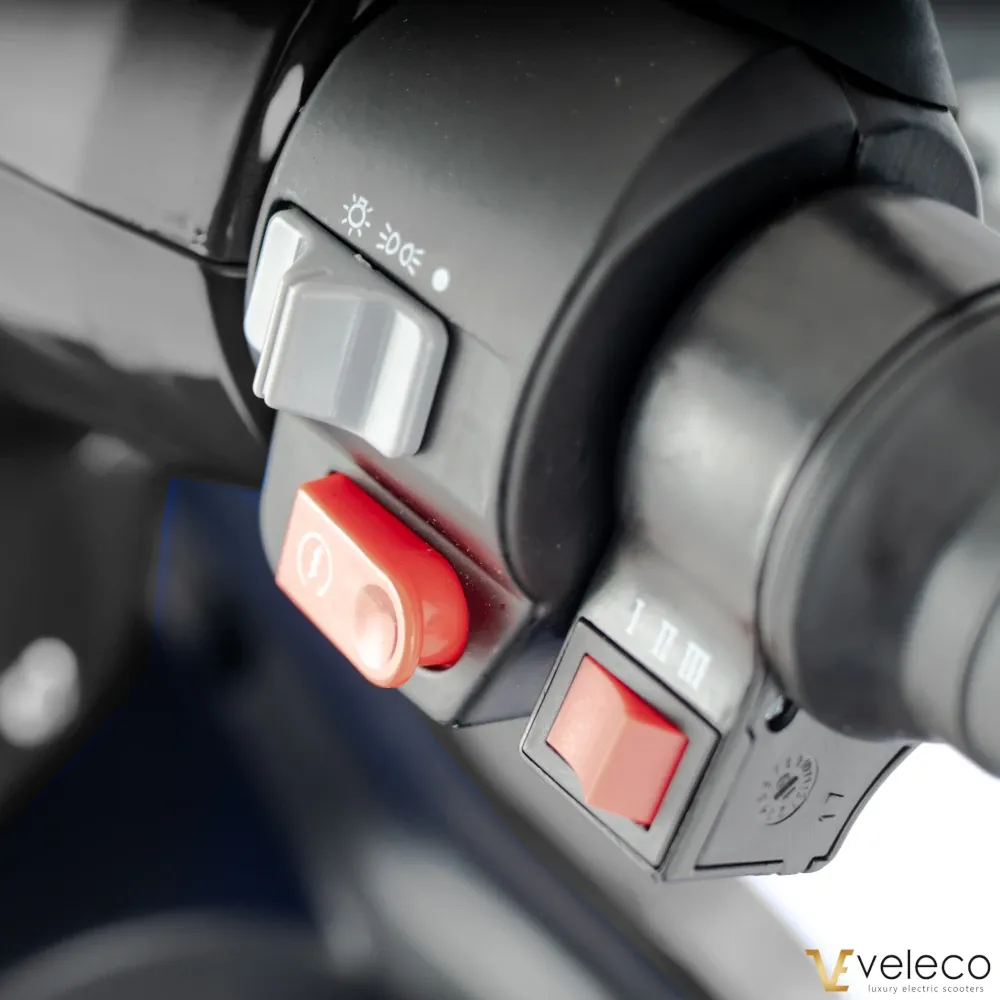 Scooter électrique FASTER VELECO 1000W - Mobilité pour handicapés et PMR. Confort et performance pour une vie active et indépendante