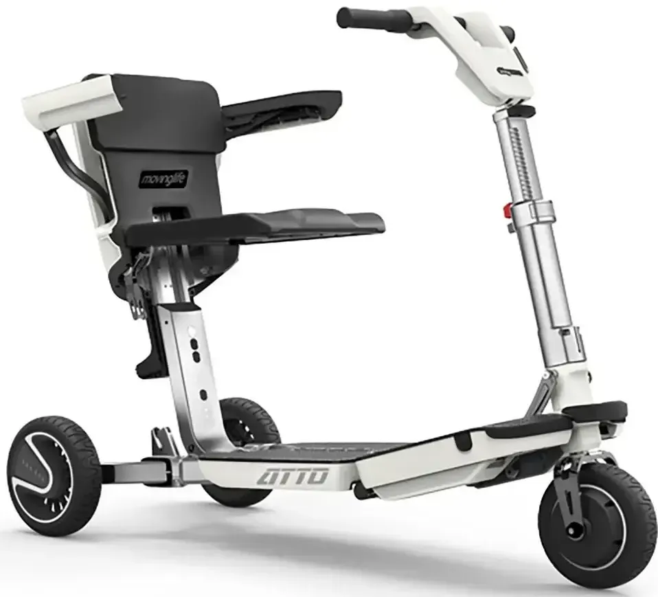 Scooter électrique pliable ATTO batterie lithium, facilitant la mobilité des personnes à mobilité réduite ou handicapées.