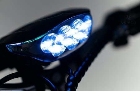 Le modèle ZT16 a un éclairage LED Le modèle ZT16 a un éclairage LED