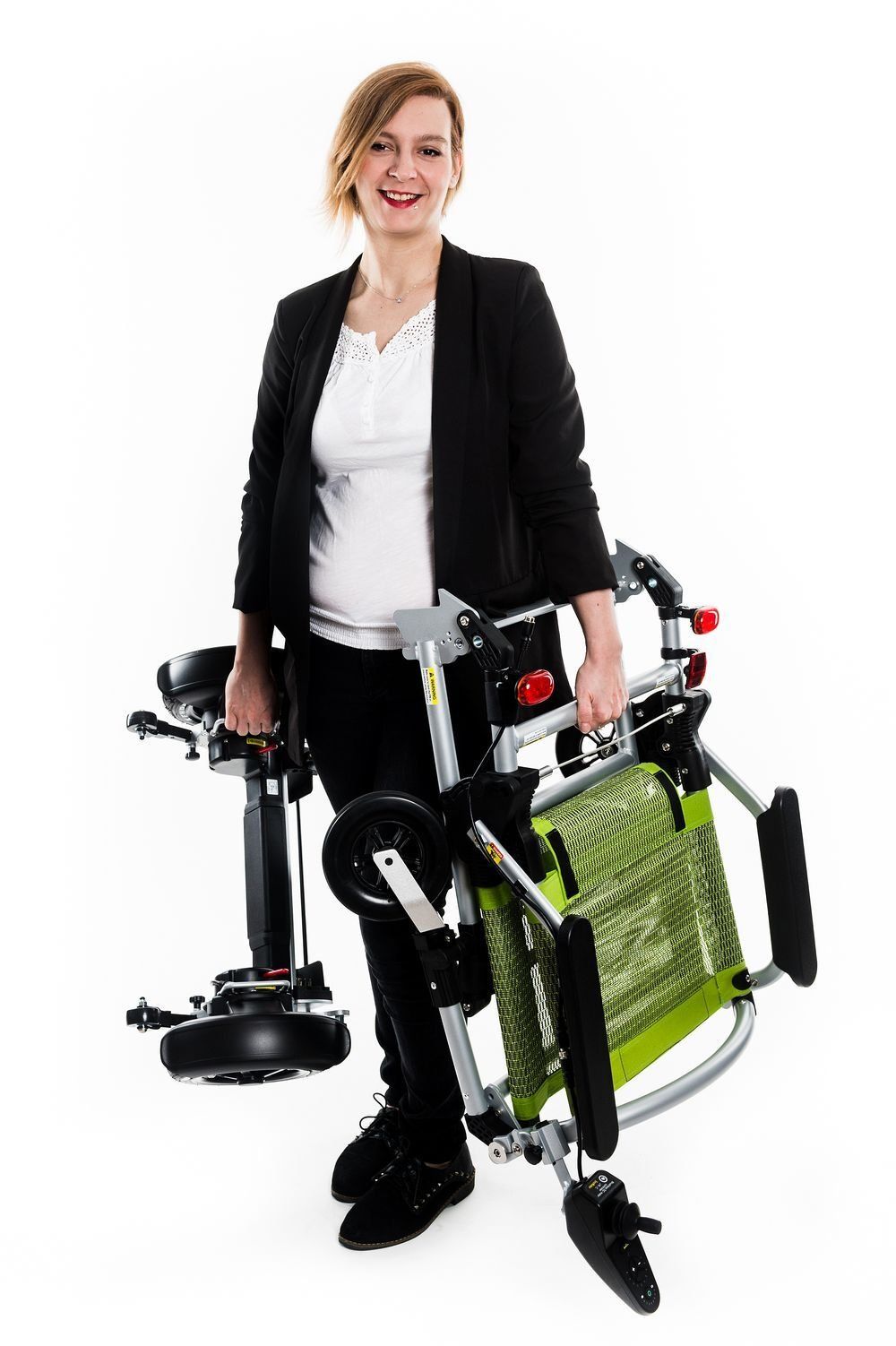 Il se sépare en deux parties et devient très léger. Fauteuil New Joy Rider