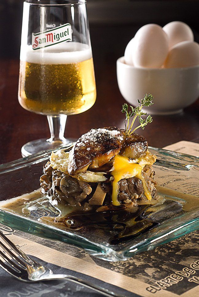 Fotografía gastronómica de Timbal de setas con foie y huevo. Quim de la Boquería
