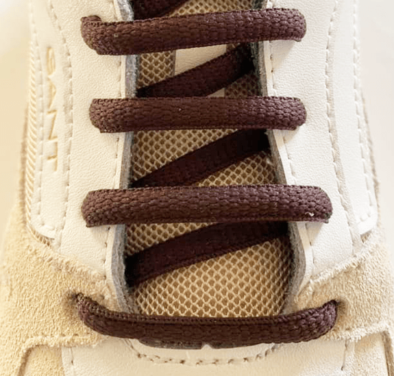 lacets marrons