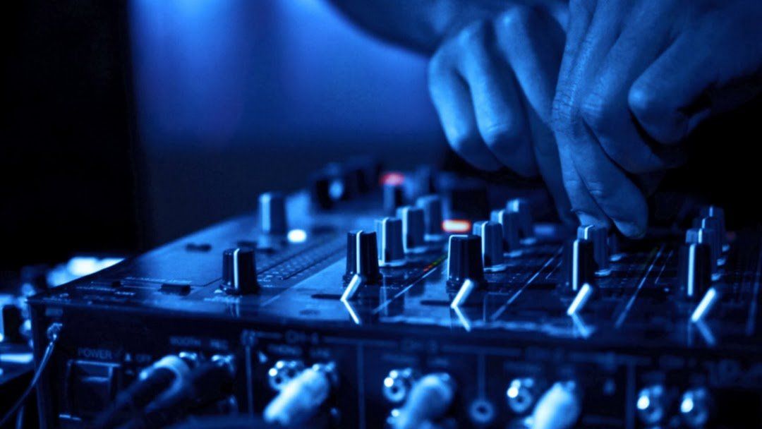 consolas para radio por internet