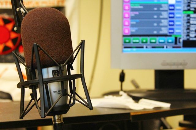 nombres para programas de radio